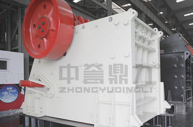 鄂式復(fù)擺破碎機(jī)