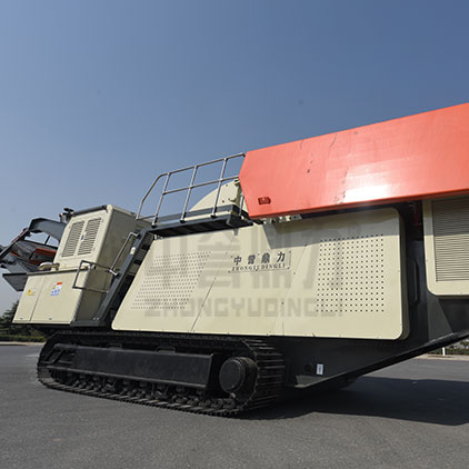 履帶移動(dòng)式破碎機(jī)