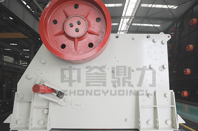 鄂式復(fù)擺破碎機(jī)