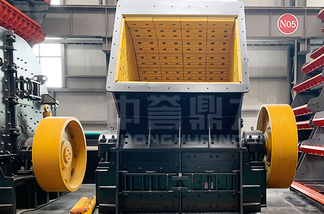 錘式碎石機(jī)圖片