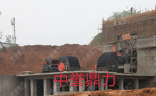 時產(chǎn)3000噸大型破碎生產(chǎn)線