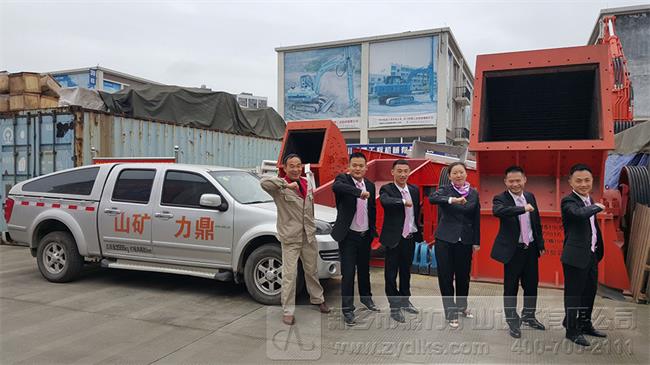 四川碎石機(jī)廠家 四川破碎機(jī)廠家