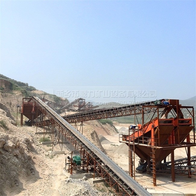 山西振動篩生產(chǎn)現(xiàn)場