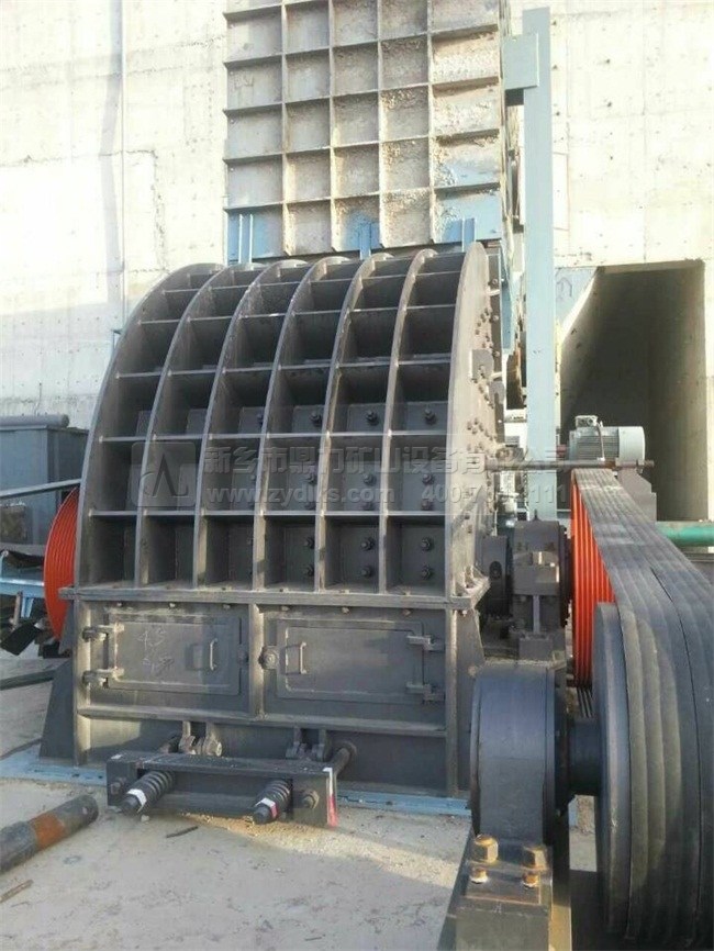 采石場(chǎng)破碎機(jī)