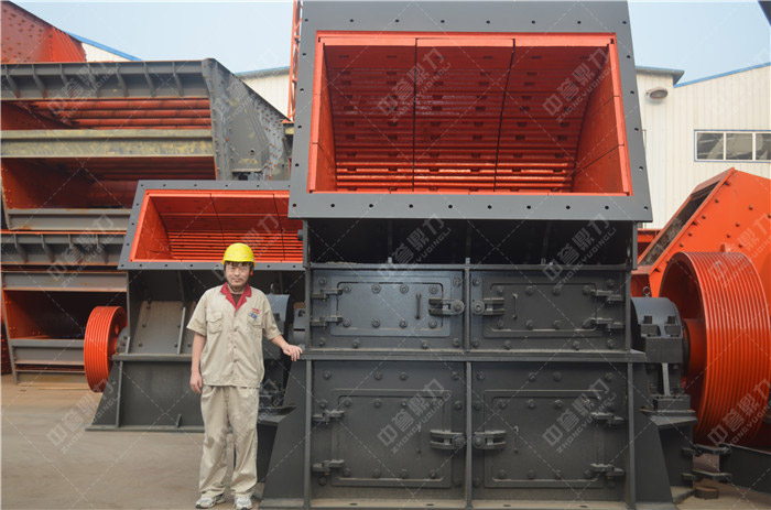 錘式粉碎機(jī)設(shè)備