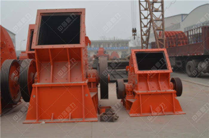巨型錘式破碎機(jī)
