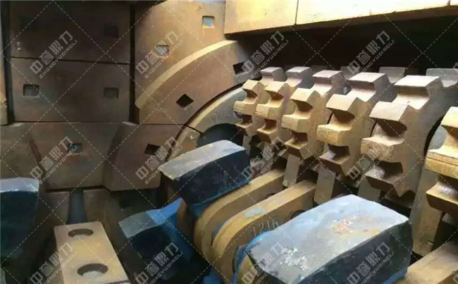 碎石機(jī)設(shè)備錘頭