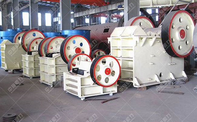 顎式破石機(jī)
