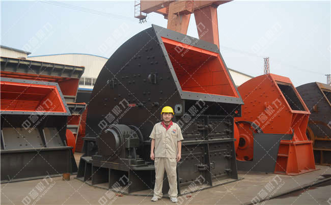 礦山磕石機(jī)