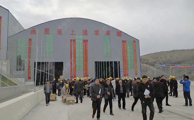 時(shí)產(chǎn)600-800噸石灰石制砂生產(chǎn)線