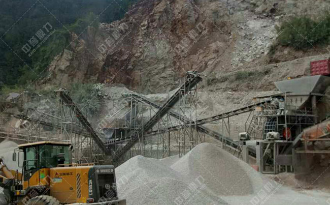 時產(chǎn)300噸砂石料破碎篩分生產(chǎn)線