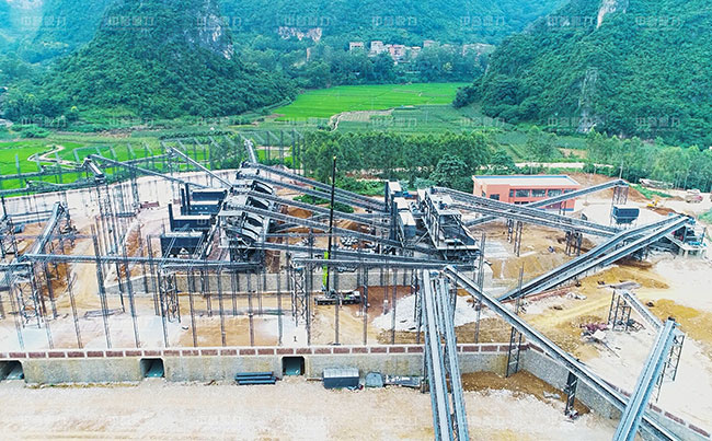 時產(chǎn)1500-2000噸采石場生產(chǎn)線